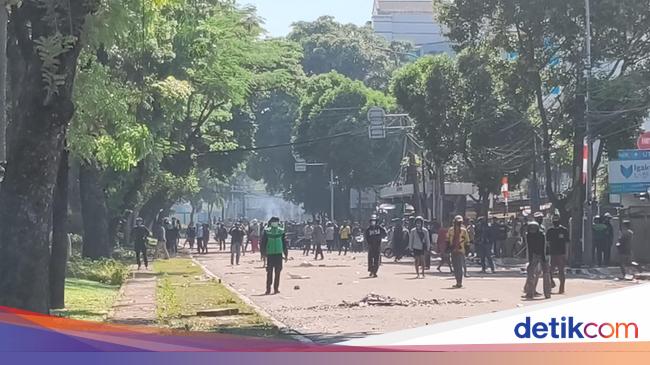 Situasi Terkini Mako Brimob Kwitang, Massa Aksi Masih Bertahan