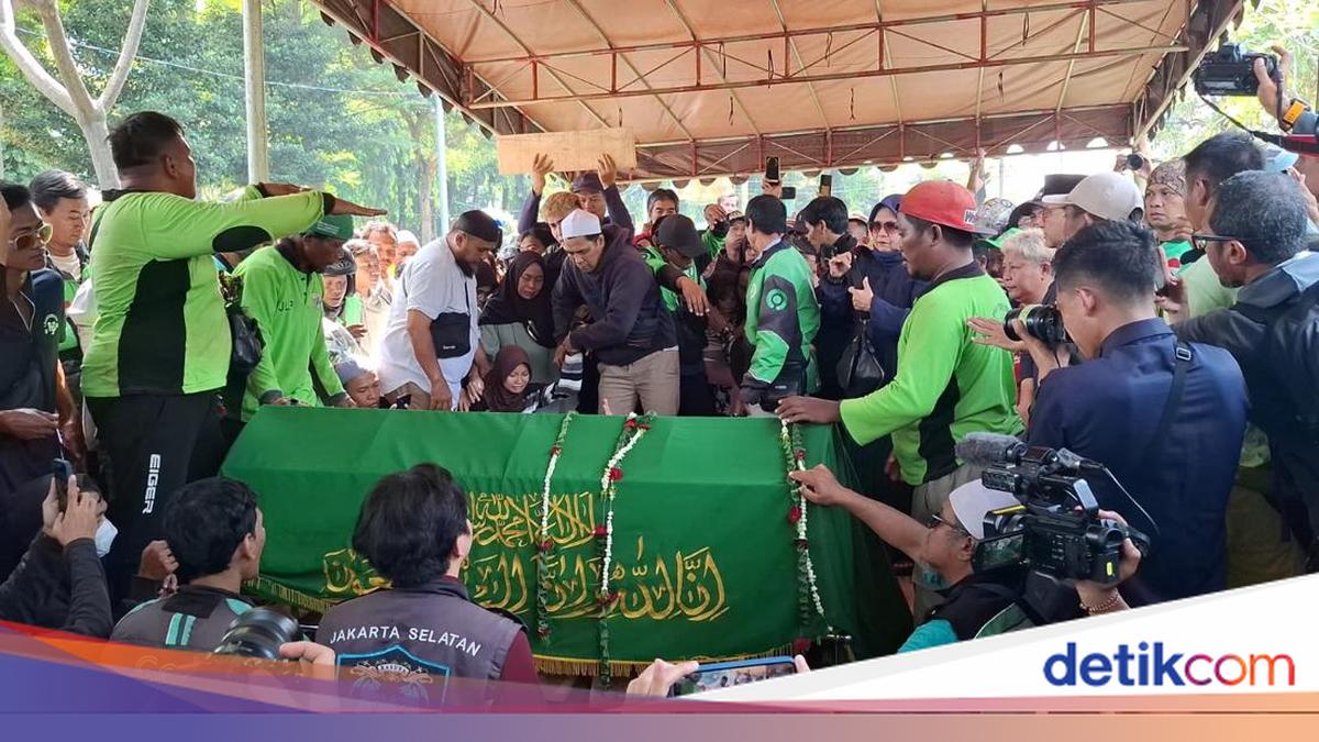 Ojol Affan Kurniawan Tewas Dilindas, #IndonesiaGelap Bergema