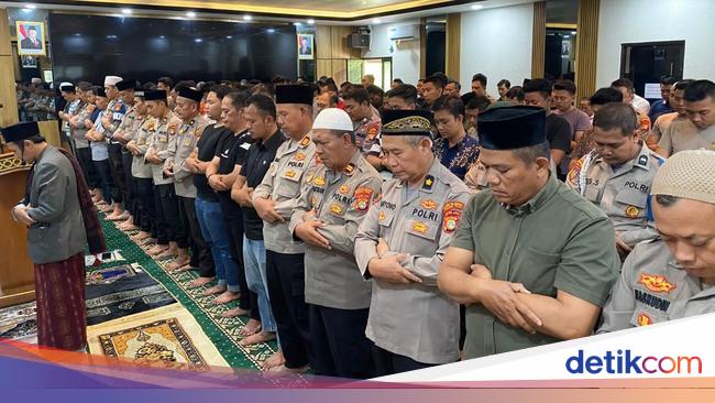 Polres Pelabuhan Tanjung Priok Salat Gaib, Doakan Driver Ojol Affan Kurniawan