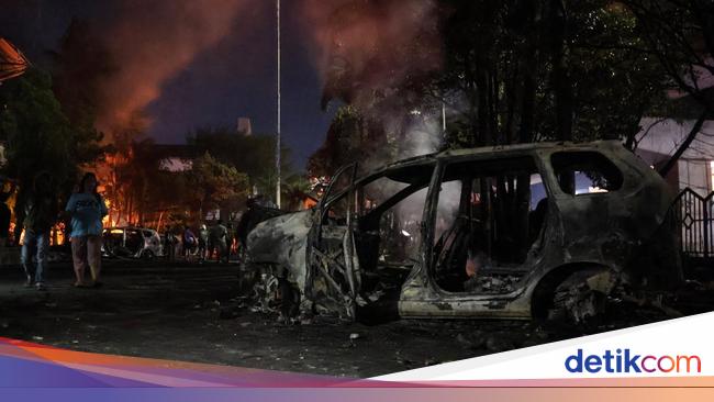 Cukup, Jangan Ada Lagi Korban di Tengah Ricuh