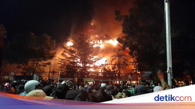 Total 32 Tersangka Pembakaran Gedung DPRD di Sulsel, 5 Masih di Bawah Umur