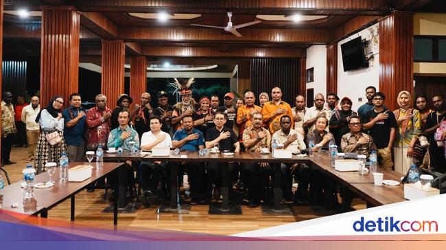 Menbud Tekankan Pentingnya Hidupkan Kembali Potensi Budaya Raja Ampat