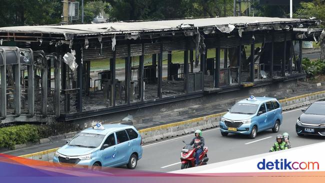 Polda Metro Tahan 38 Tersangka Diduga Bakar Halte TJ-Provokasi Pelajar Demo