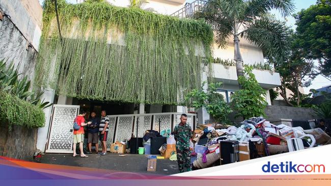 Kesaksian Warga soal Hal Tak Biasa Saat Rumah Pejabat Dijarah