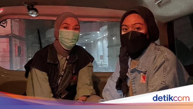 POV Zaskia Adya Mecca Jadi Relawan Medis di Tengah Aksi Massa Kwitang