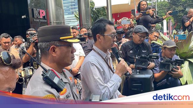 Temui Pendemo Desak Bupati Pati Tersangka, KPK Janji Usut Tuntas Kasus Rel KA