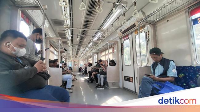 Tak Seperti Biasanya, KRL Bogor-Jakarta Kota Tiada Berdesakan Pagi Ini