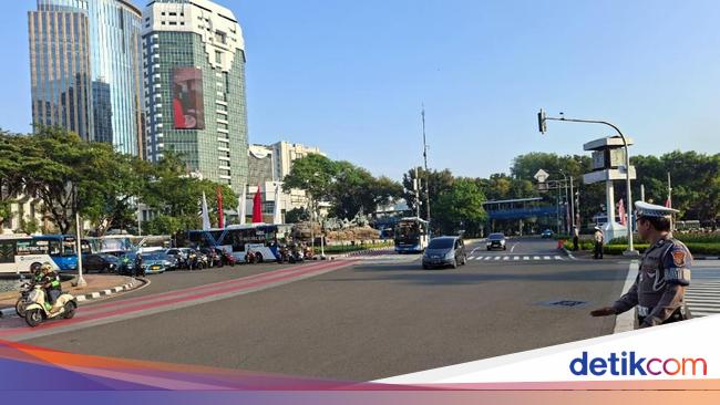 Massa Buruh Hari Ini Demo di Patung Kuda Jakpus, Ini Tuntutannya