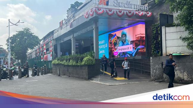 Stasiun KRL-MRT Dukuh Atas Lengang Pagi Ini Usai Imbauan WFH