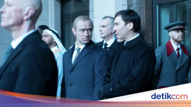 Jude Law as Putin in The Wizard of the Kremlin