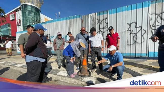 Walkot Tinjau Banjir di Margonda, Minta Sampah Dibersihkan-Tambah Drainase