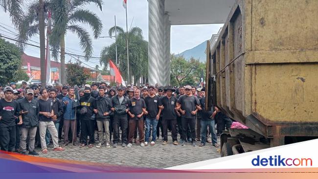 Warga di TPA Bangkonol Kawal Pembatalan MoU Penampungan Sampah di Pandeglang