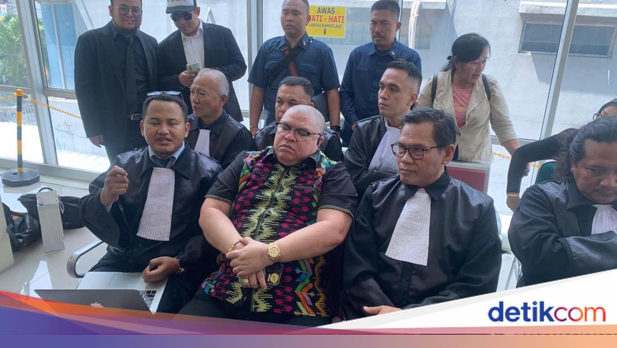 Drama Razman ke Luar Negeri Tanpa Izin tapi Hakim Tetap Baca Putusan