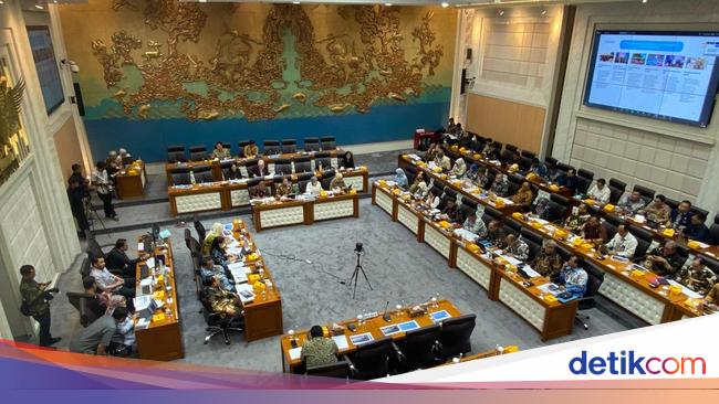 Rapat dengan Menteri Ekraf, Ketua Komisi VII DPR Ingatkan soal Pelayanan Rakyat
