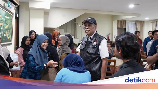 Kunjungan ke SRMA 20 Sleman, Wamensos Buka Puasa Bareng Siswa