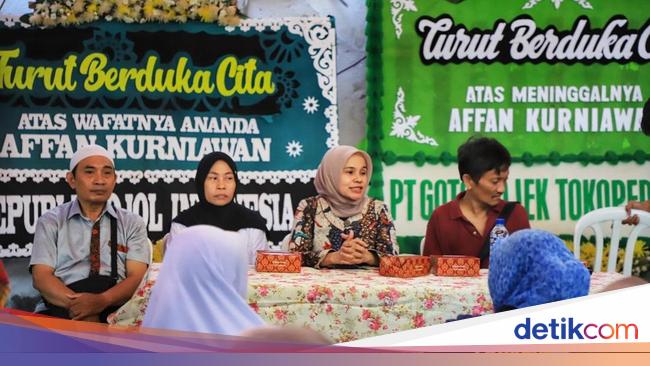Kemensos Beri Bansos Sembako ke Tetangga Driver Ojol Affan Kurniawan