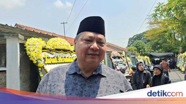 Airlangga Kenang Arif Budimanta: Indonesia Kehilangan Tokoh Ekonomi Konstitusi
