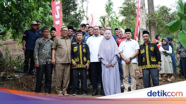 Andre Rosiade Resmikan Tower BTS Telkomsel di Langki Sijunjung