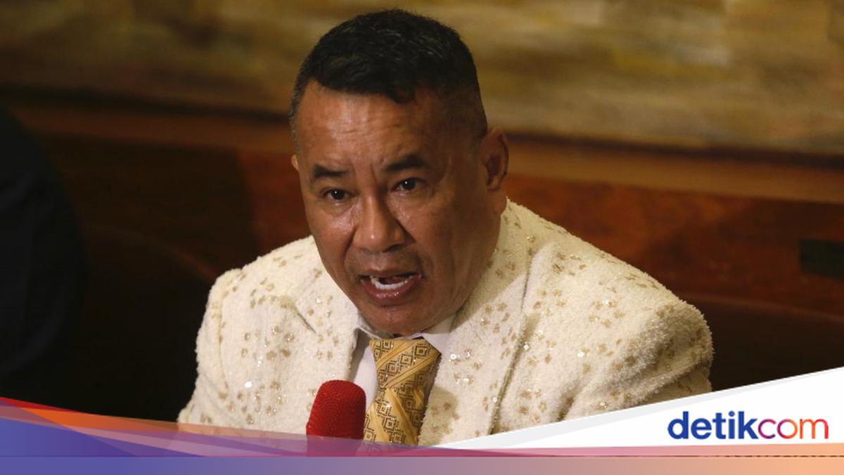 Followers Instagram Hotman Paris Turun Usai Bela Febrie Ardiansyah