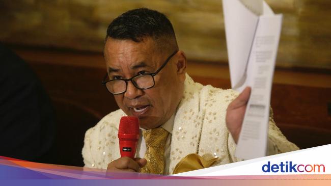 Hotman Klaim Kasus Nadiem Mirip Tom Lembong: Tak Pernah Terima Uang