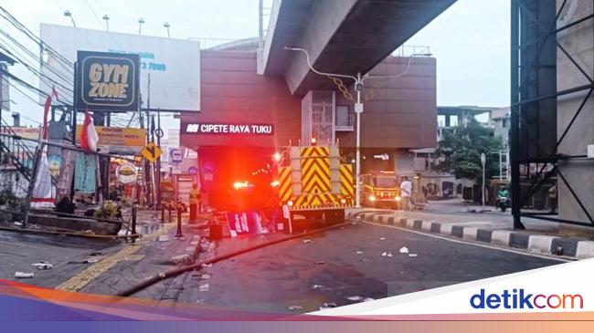 6 Fakta Ruko Dekat MRT Cipete Luluh Lantak Dilalap Api