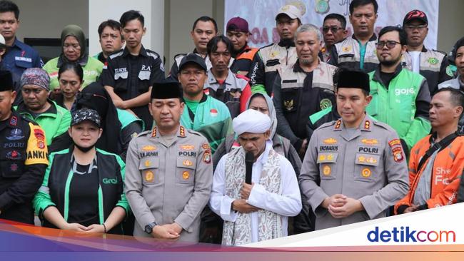 Polisi di Kota Tangerang dan Ojol Gelar Doa Bersama untuk Affan