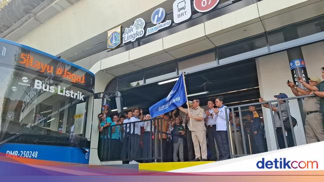Pramono Resmikan Halte TransJ Jaga Jakarta, Harap Perusakan Tak Terulang