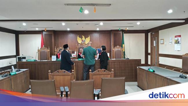 Seorang Warga Gugat Wapres Gibran dan KPU Rp 125 Triliun di PN Jakpus