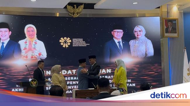 Abdul Kadir Karding Resmi Serahkan Jabatan Menteri P2MI ke Mukhtarudin