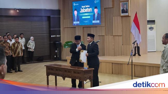Budi Arie Resmi Serahkan Jabatan Menteri Koperasi ke Ferry Joko Juliantono