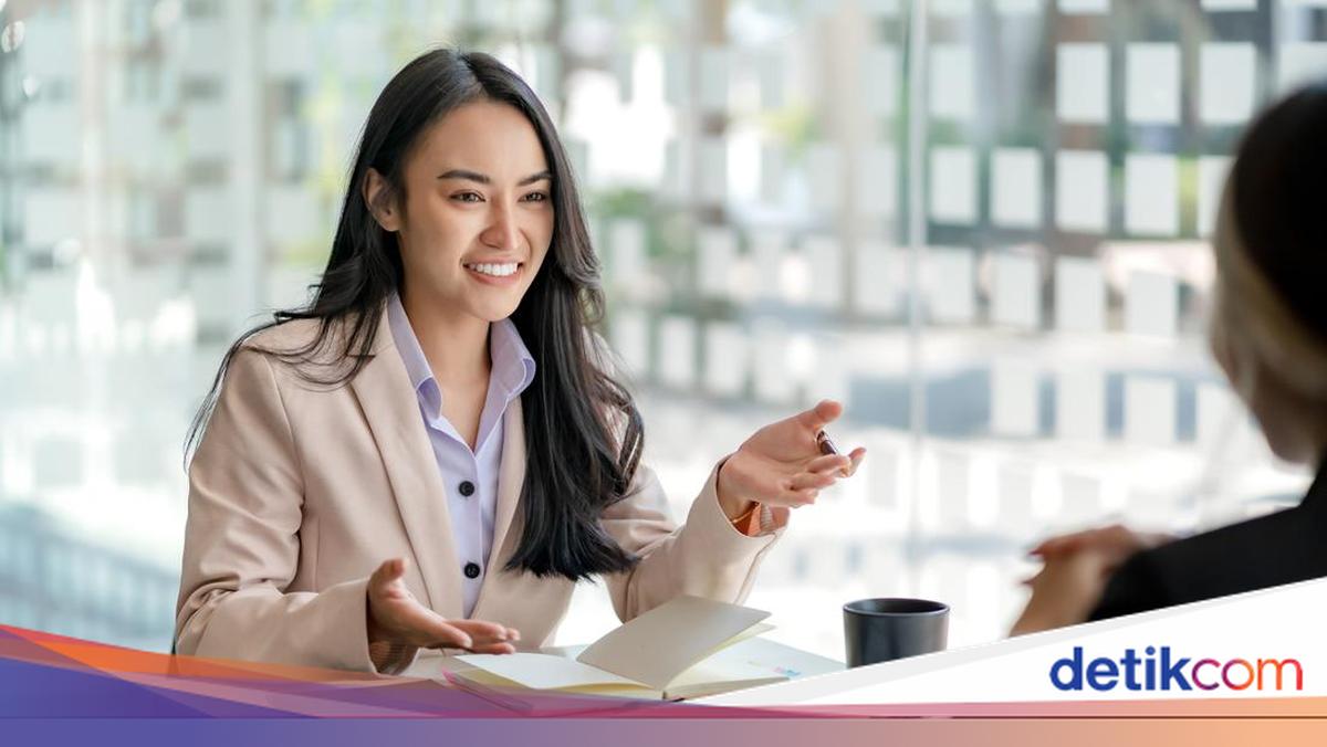 Jas vs Kemeja, Mana yang Lebih Baik Dipakai untuk Melamar Kerja?