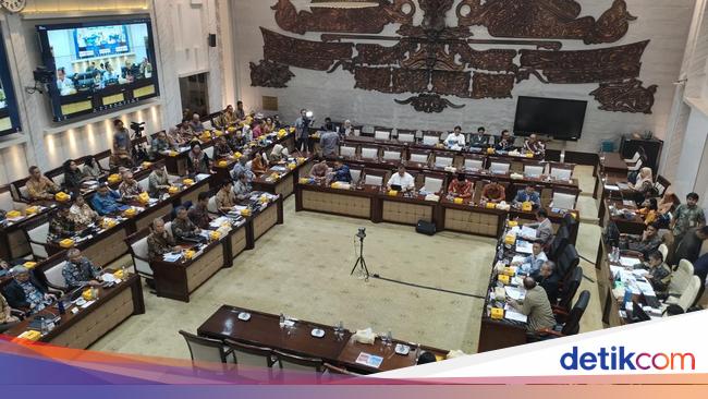 Menkeu Purbaya Cerita Dicap Sok Pintar Saat Targetkan Ekonomi RI Tumbuh 6%