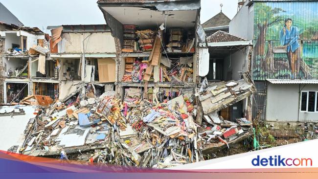 Kerusakan akibat banjir bandang di Denpasar