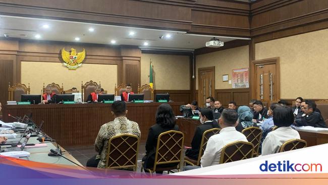Ditawari 1 Juta Dolar AS, Eks Ketua PN Jakpus Kenal Agusrin di Rumah Ketua MA