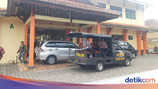 Guru SMA di Boyolali Diduga Injak Siswa, Warga Geruduk Sekolah