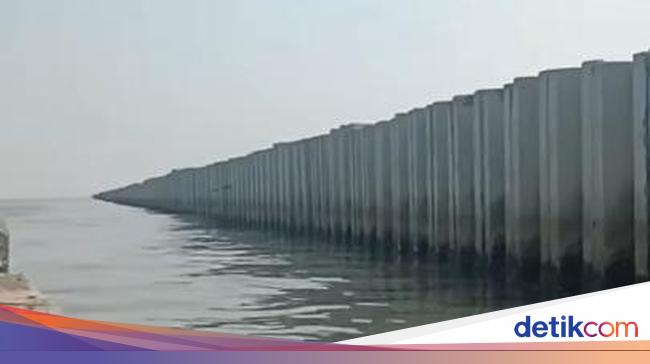 Tanggul Beton di Utara Jakarta Tuai Tanda Tanya