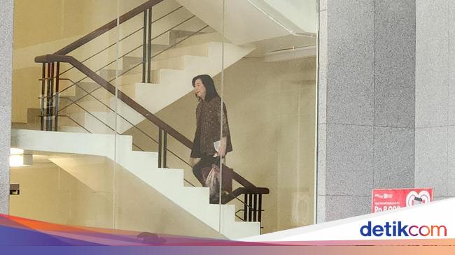 Deputi Gubernur BI Fillianingsih Hendarta Diperiksa Oleh KPK