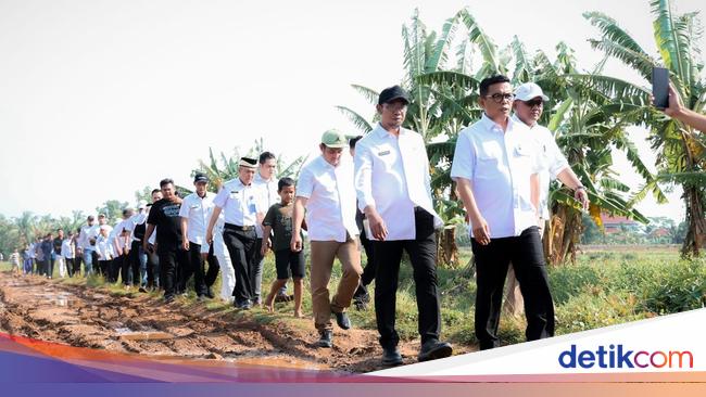 Andra Cek Jl Poros Desa di Sindang Tangerang yang Masih Tanah, Janji Perbaiki