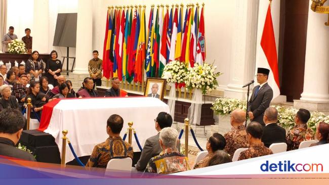 Menlu Beri Penghormatan Terakhir untuk Zetro Purba: Beliau Family Man
