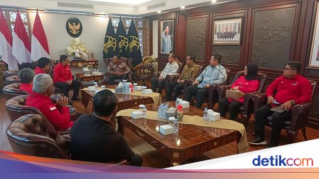 Menkum Sahkan Kepengurusan PDIP 2025-2030: Megawati Ketum, Hasto Sekjen