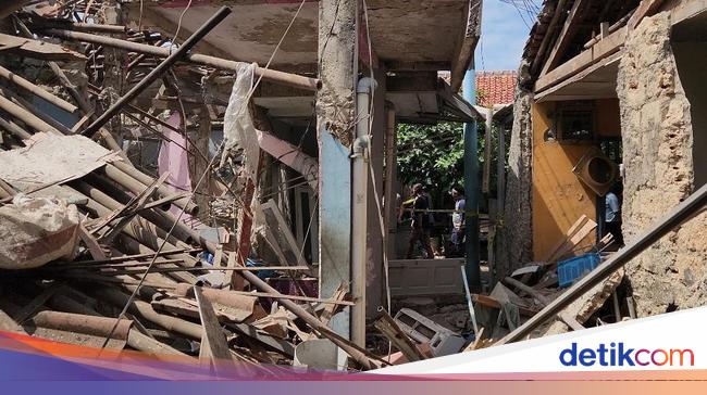 Potret Rumah-rumah di Pamulang Porak-poranda Akibat Ledakan Misterius