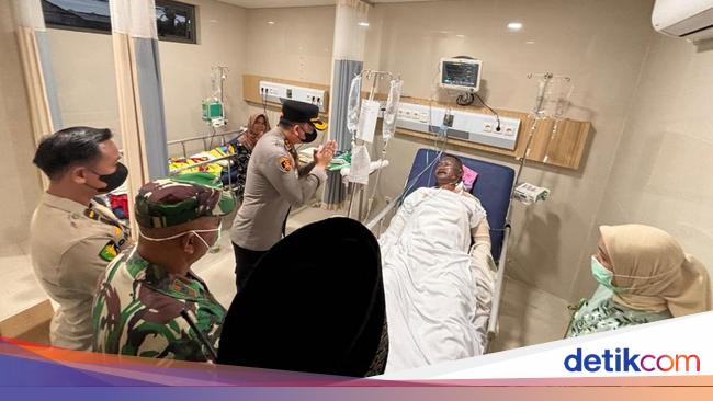 Kapolres Tangsel Jenguk Korban Ledakan Gas Pamulang di RS Ciputat