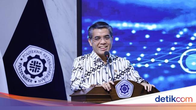 Menaker Ajak Mahasiswa Polteknaker Siapkan Diri Hadapi Green Jobs