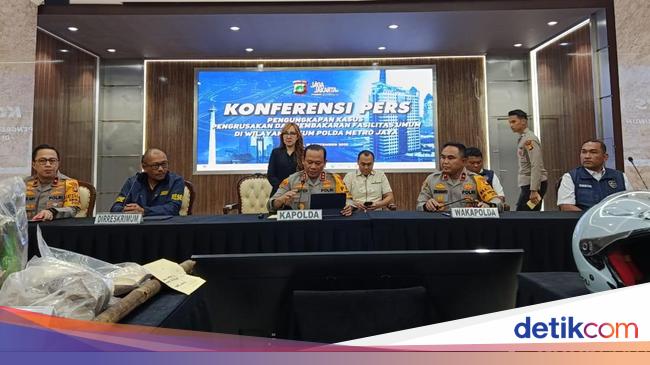 Kafe hingga Halte Dibakar Saat Ricuh Jakarta, Barbuk Molotov-Dispenser Dijarah