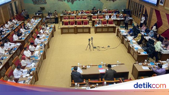 Minta Rp 52,9 T, Kemendikdasmen 'Cuma' Dapat Tambahan Rp 400 M