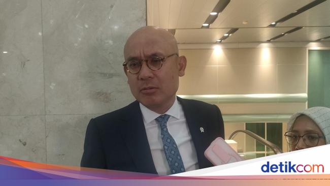 Kemlu Kecam Aksi Makam Diplomat Arya Daru Diduga Diacak-acak OTK