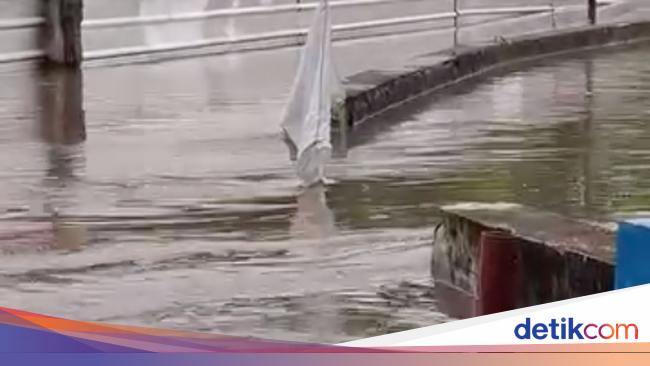 Jalan Ciledug Raya Cipulir Banjir Diduga Dipicu Turap Jebol, Ini Titiknya