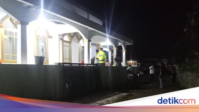 Diterjang Puting Beliung, Masjid dan 14 Rumah di Serang Rusak