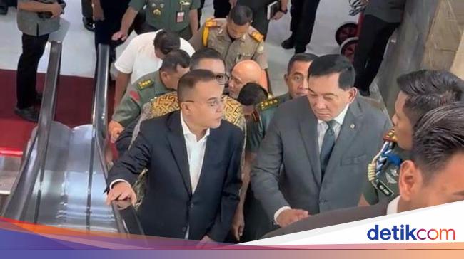 Momen Akrab Dasco Sambut Sjafrie Hingga Mengantar ke Komisi I DPR