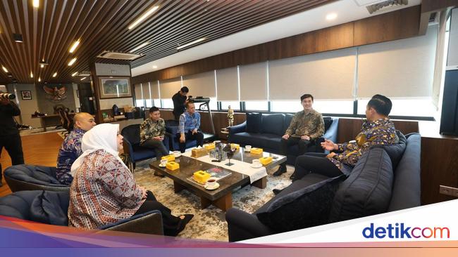 Cerita Persahabatan Mentrans-AHY dan Wakil Kepala Staf AD Singapura